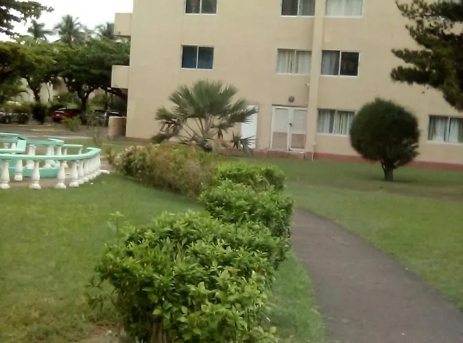 One Bed & One Studio In Ochi Rios *
